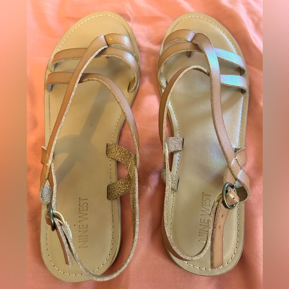 Strappy flat sandal - Nine West